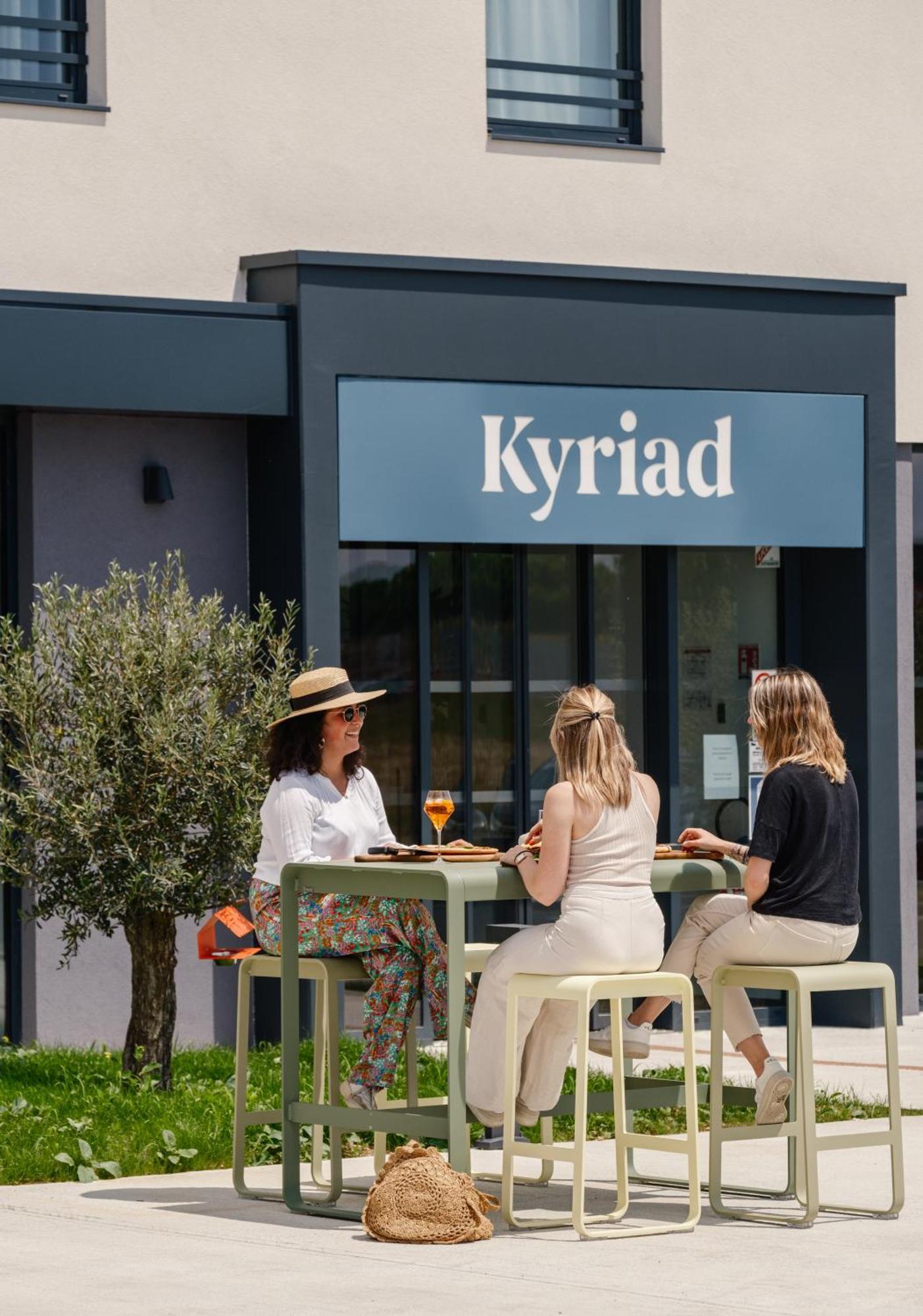 Kyriad Chateauroux Nord - Aeroport Déols Eksteriør bilde